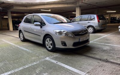 2012 toyota auris 1.8 silver